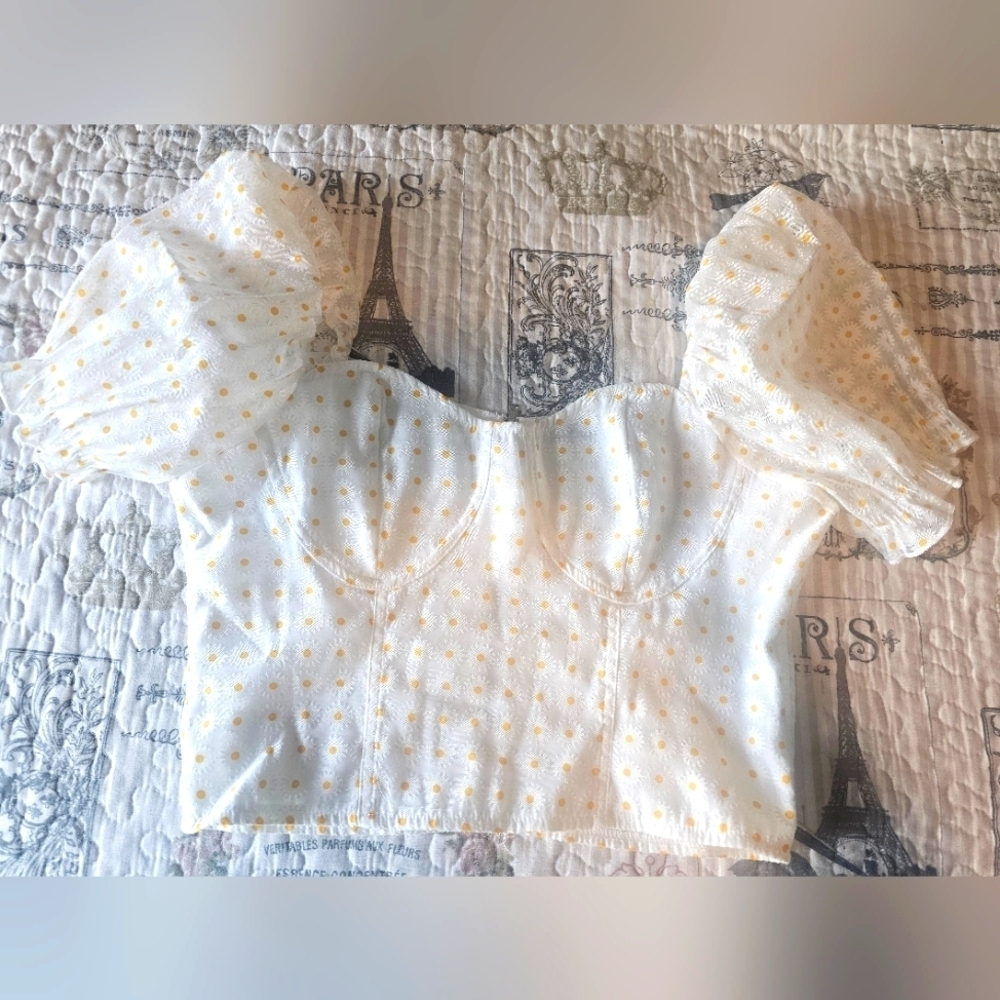 Hesperus White Daisy Puff Sleeve Crop Top – Size L NEW!!